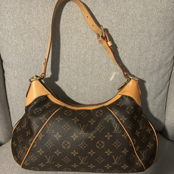 Louis Vuitton Thames in real good condition - Picture 2 of 6